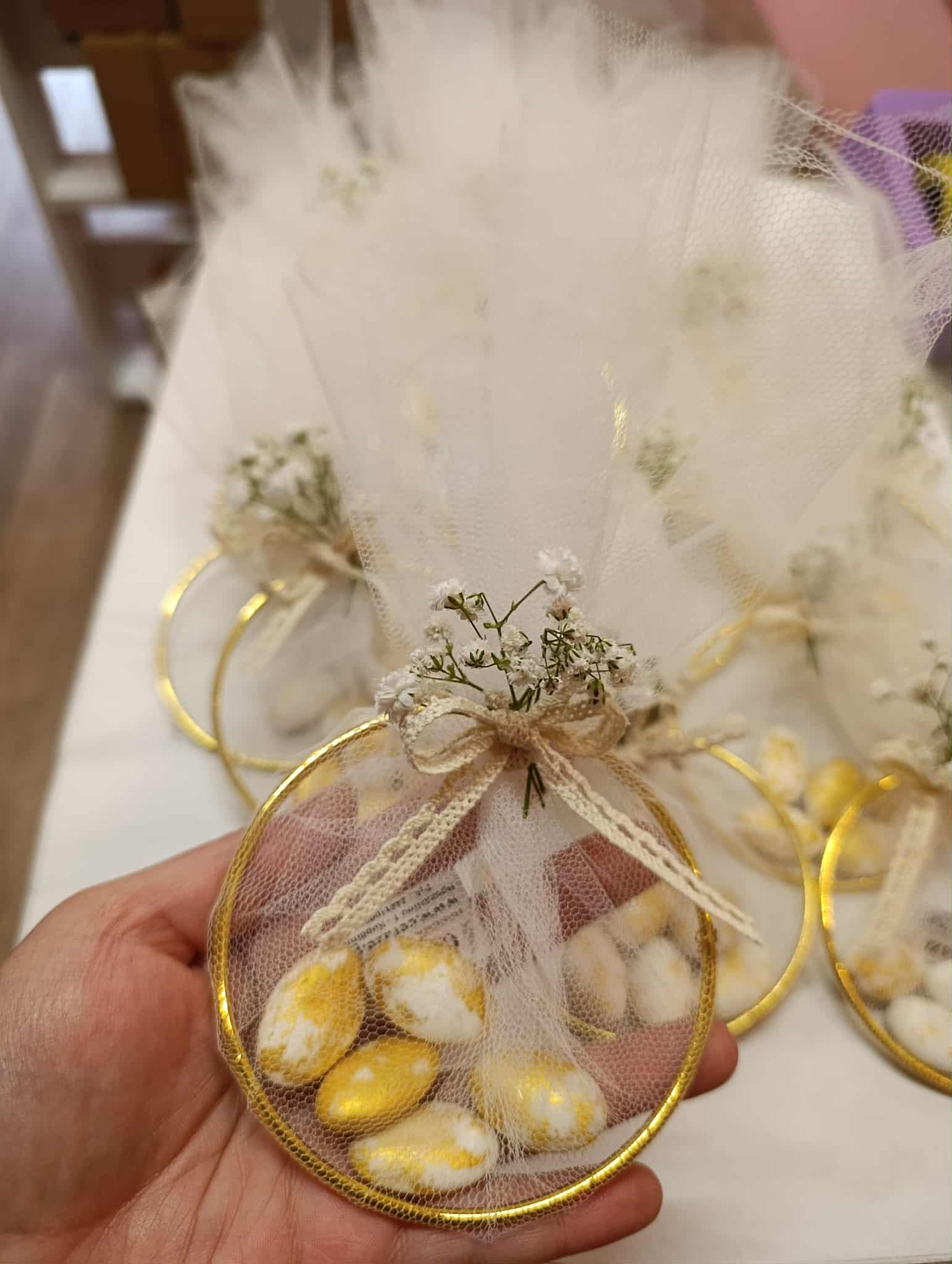 Μπομπονιέρα με χρυσό κρικάκι - Image 2